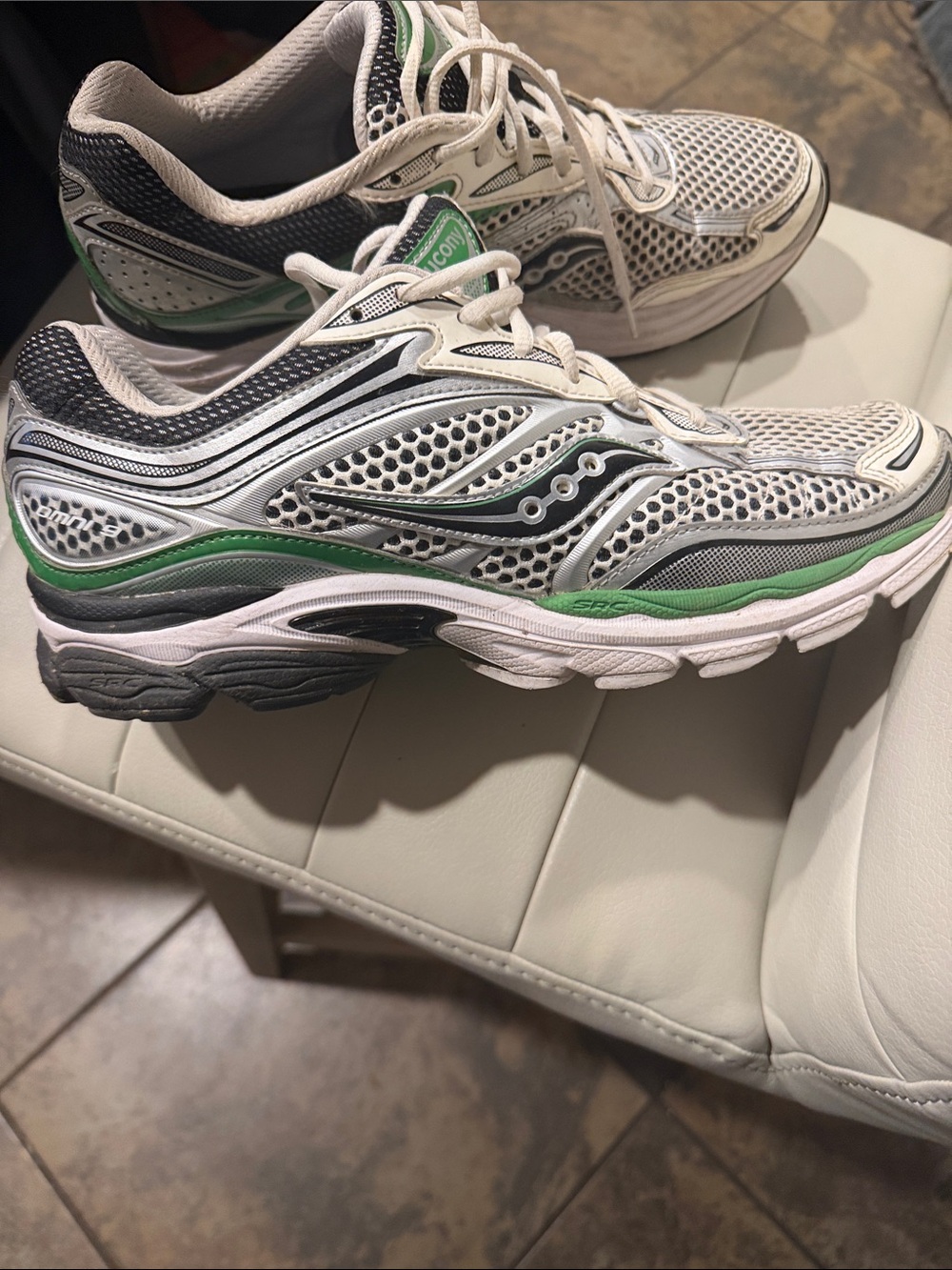 Saucony White Black Green Mesh Running Sneakers